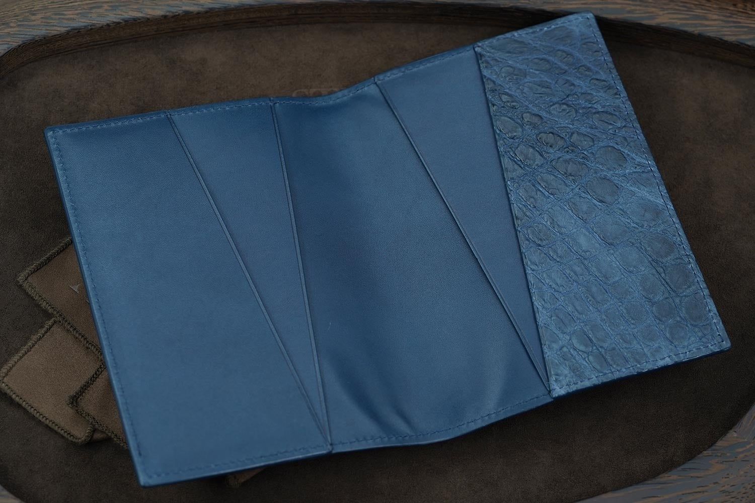 ASTRUA Creazioni Portapassaporto In Pelle Di Vitello Tamponato e Coccodrillo Blu Navy  PP1VTC25-P415
