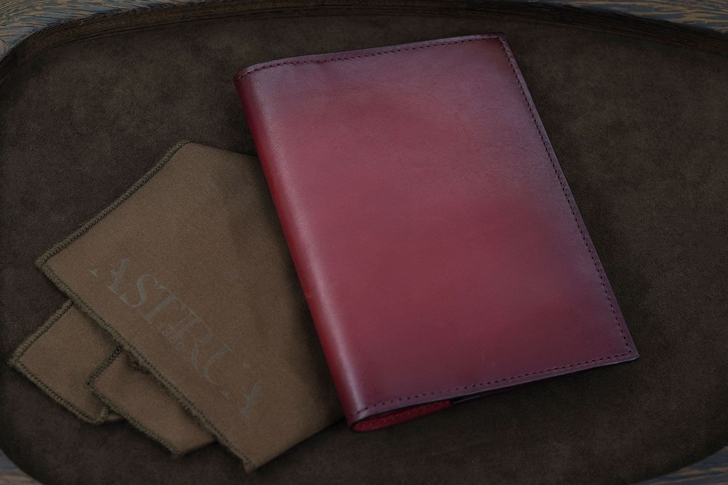 ASTRUA Creazioni Portapassaporto In Pelle Di Vitello Tamponato e Coccodrillo Oxblood  PP1VTC28-P415
