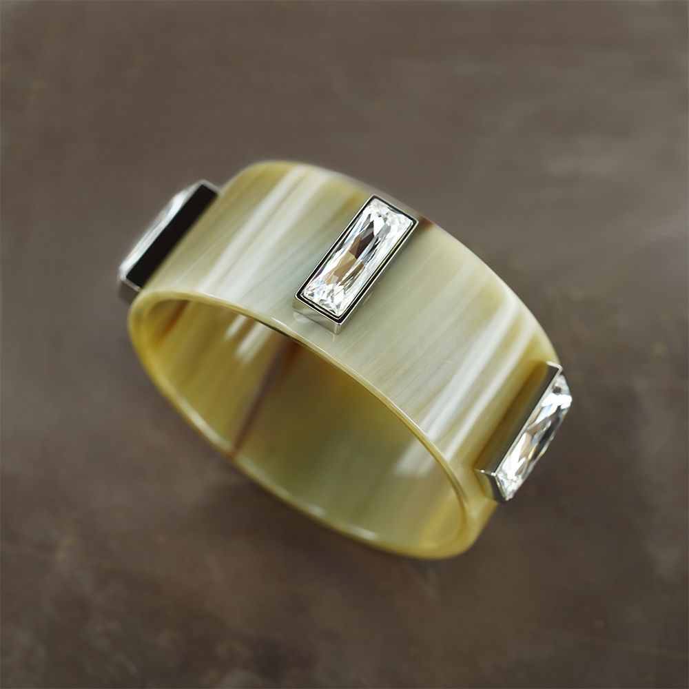 ARCAHORN Bracciale In Corno Chiaro - 5 Baguette Swarovski Crystal  2006C