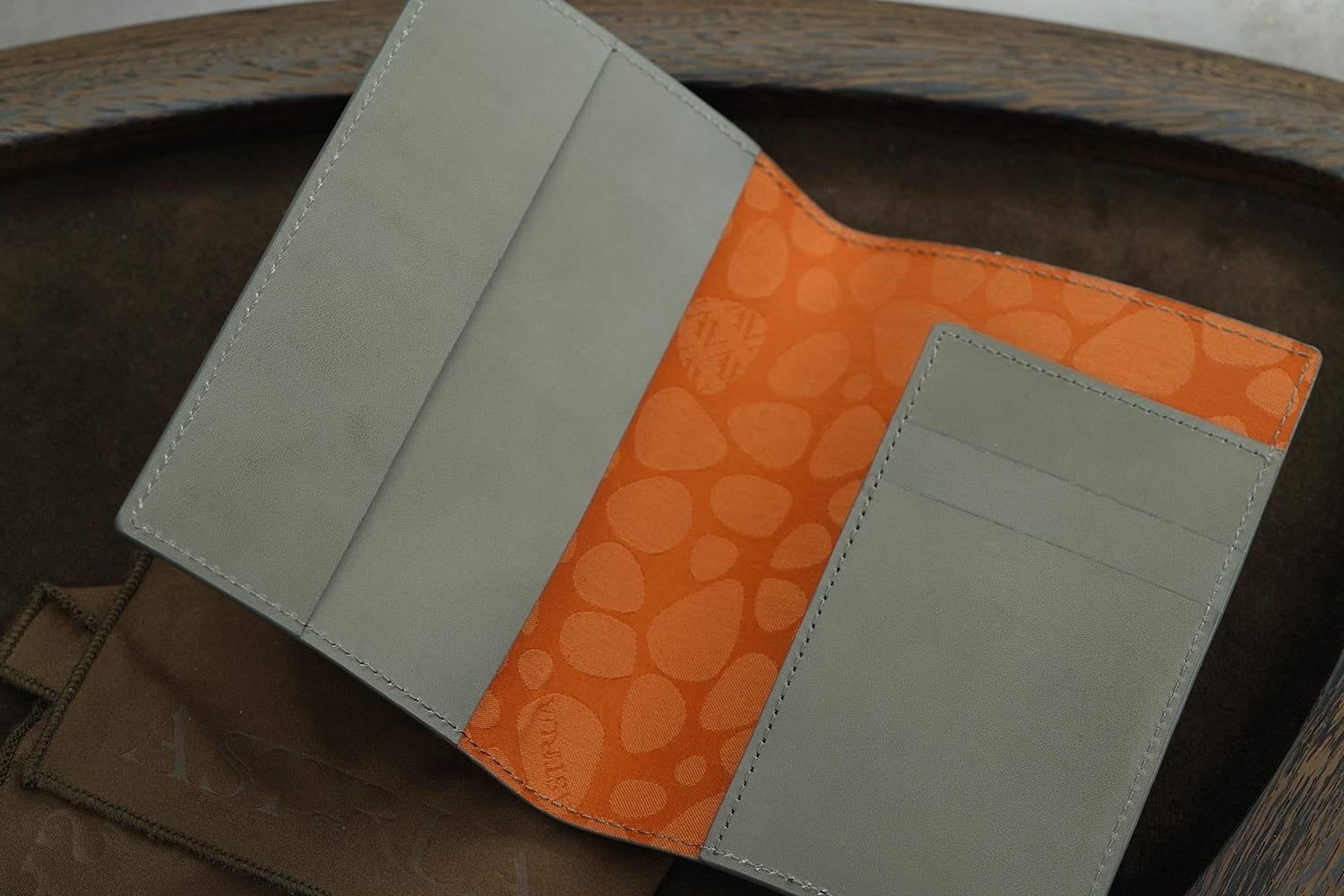 ASTRUA Creazioni Portapassaporto In Pelle Di Vitello Grigio  PP3VI32-P575