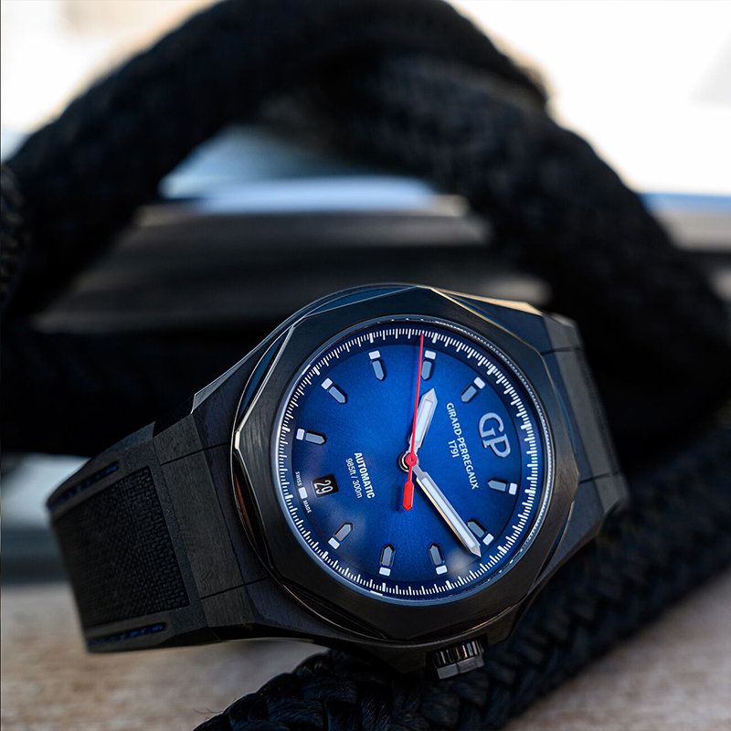 GIRARD PERREGAUX Laureato Absolute 44 MM 81070-21-491-FH6A