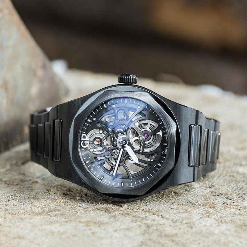 GIRARD PERREGAUX Laureato Skeleton 42 MM 81015-32-001-32A