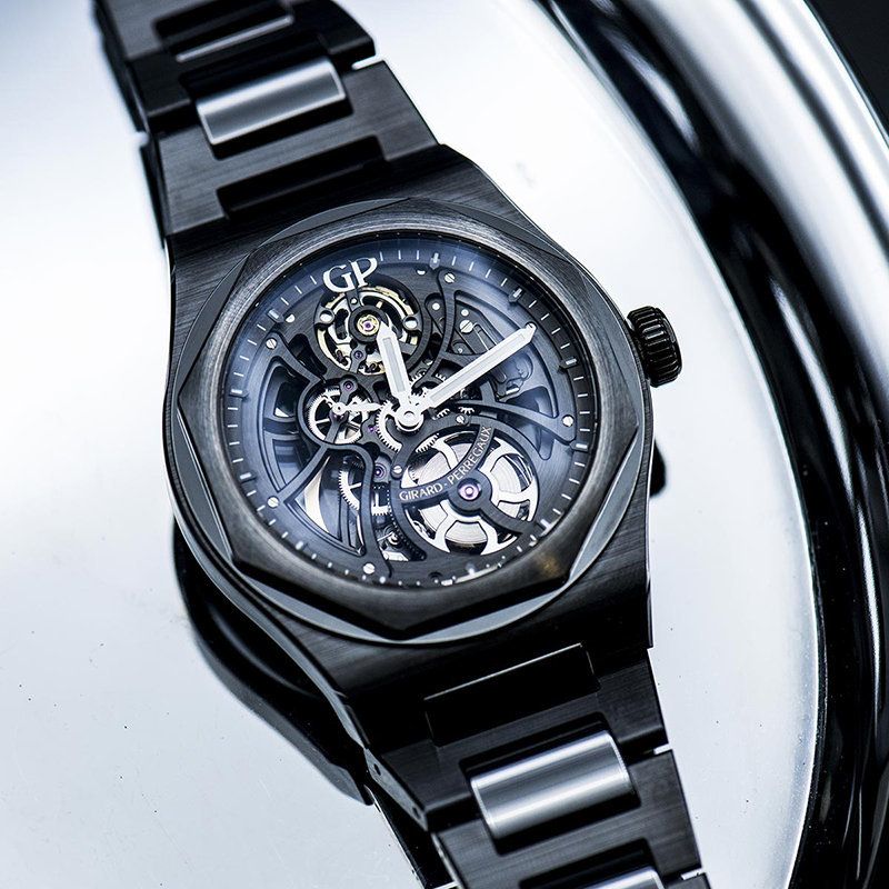 GIRARD PERREGAUX Laureato Skeleton 42 MM 81015-32-001-32A
