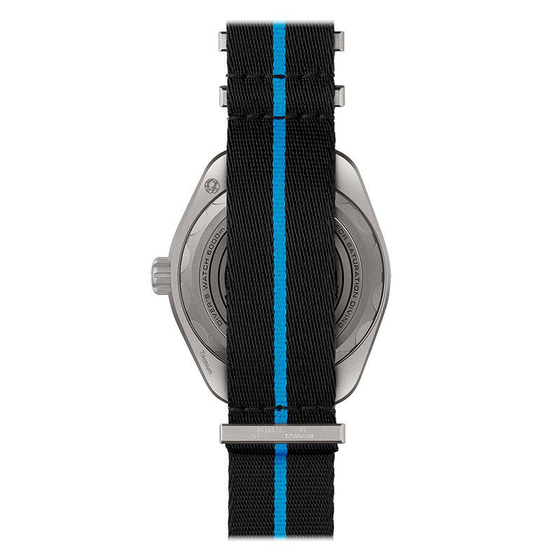OMEGA Seamaster Planet Ocean 6000M Co-Axial Master Chronometer 45,5 MM 215.92.46.21.01.001
