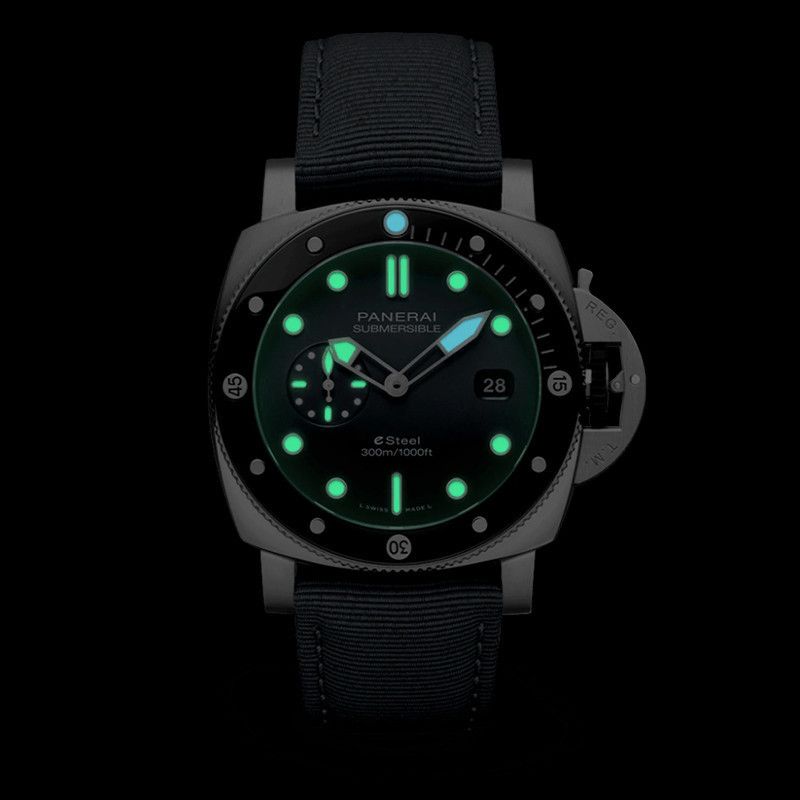 PANERAI Submersible Quarantaquattro Grigio Roccia 44 MM PAM01288