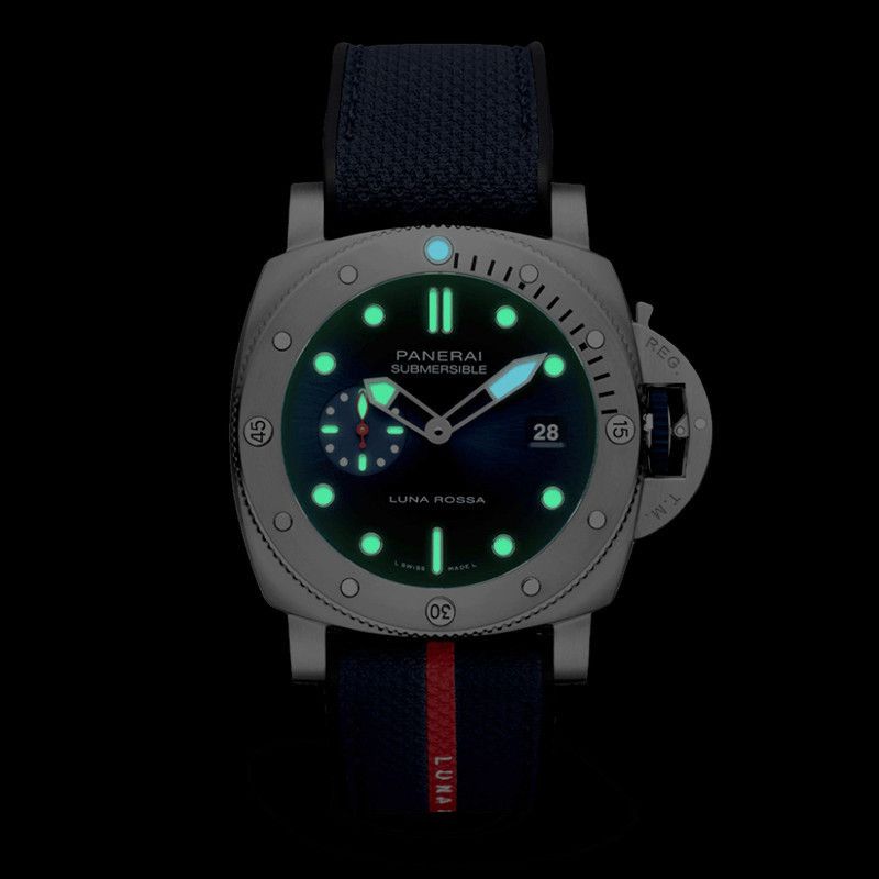 PANERAI Submersible Quarantaquattro Luna Rossa 44 MM PAM01391