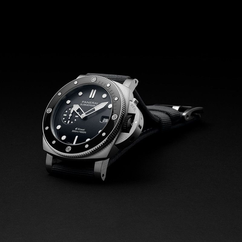 PANERAI Submersible Quarantaquattro Grigio Roccia 44 MM PAM01288