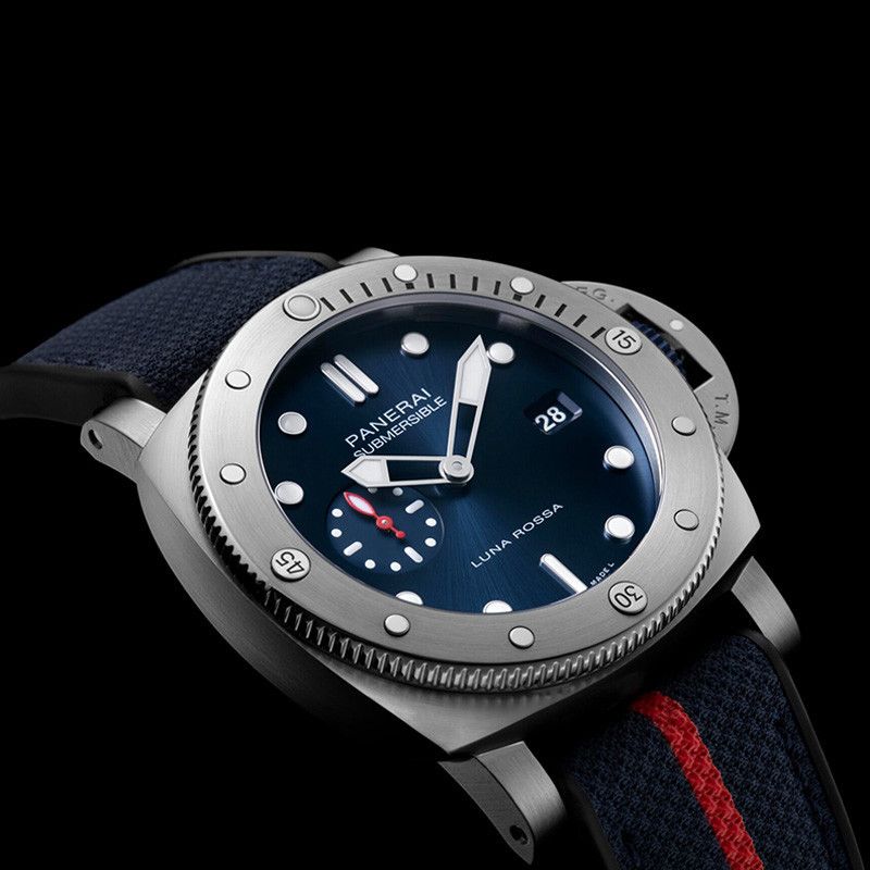 PANERAI Submersible Quarantaquattro Luna Rossa 44 MM PAM01391