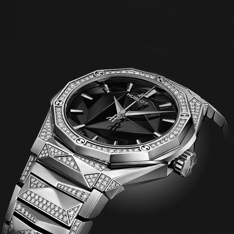 HUBLOT Classic Fusion Orlinski Bracelet Titanium Alternative Pavé 40 MM 550.NS.1800.NS.3804.ORL22