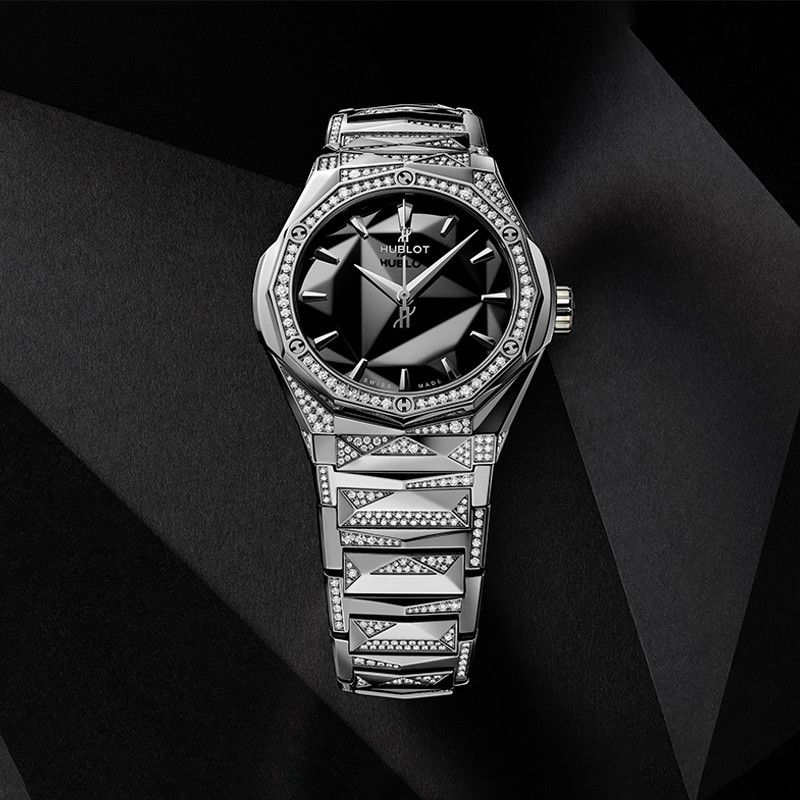 HUBLOT Classic Fusion Orlinski Bracelet Titanium Alternative Pavé 40 MM 550.NS.1800.NS.3804.ORL22