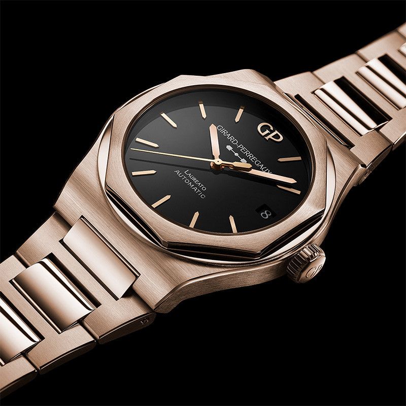 GIRARD PERREGAUX Laureato 42 MM 81010-52-3118-1CM