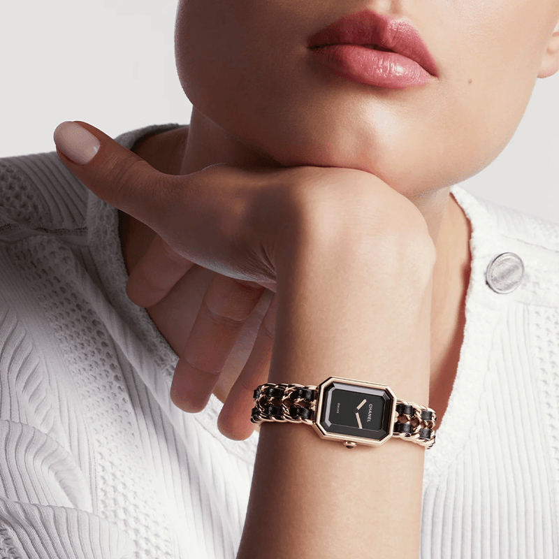 CHANEL Première Édition Originale 20 X 26,1  MM H6951