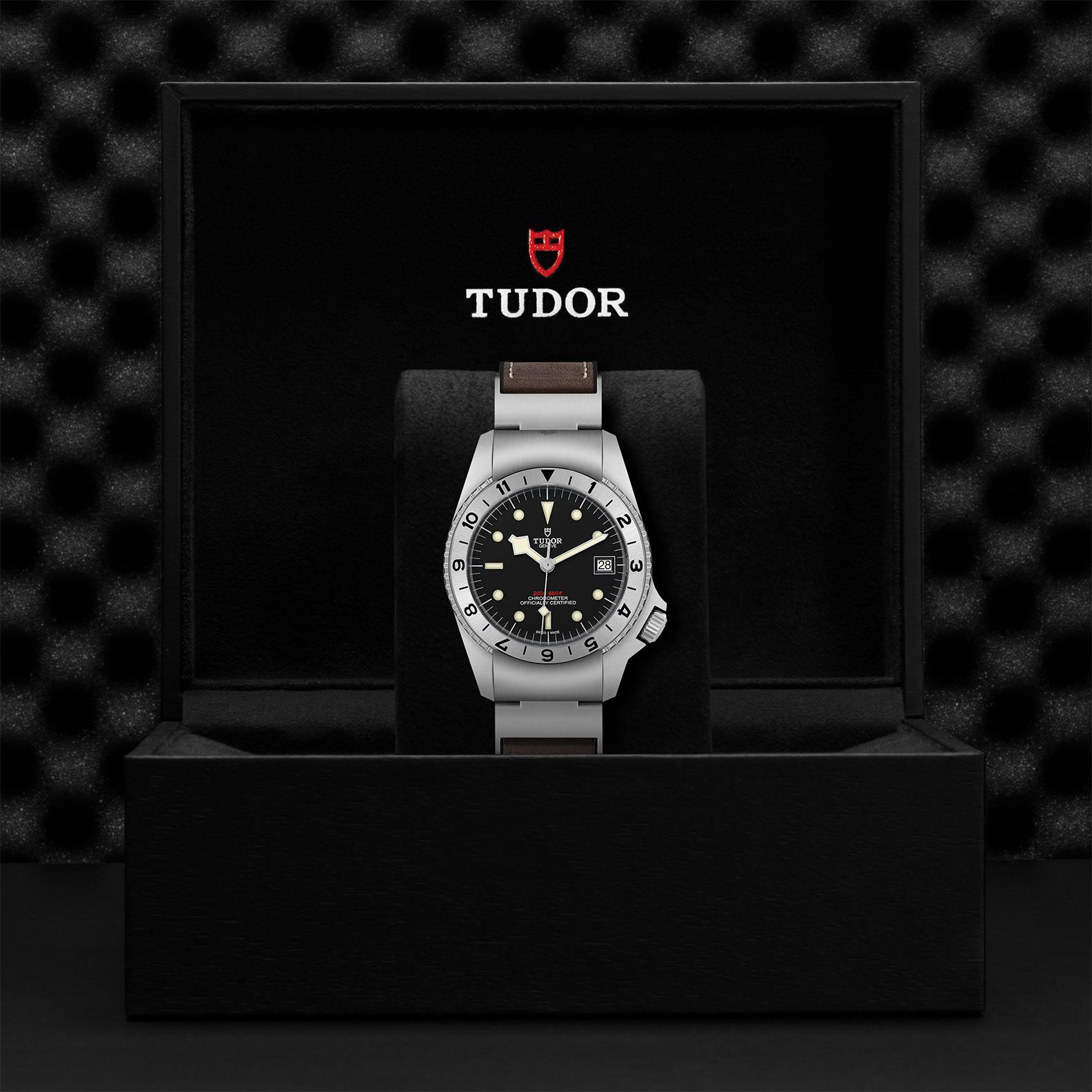 TUDOR Black Bay P01  42 MM M70150-0001
