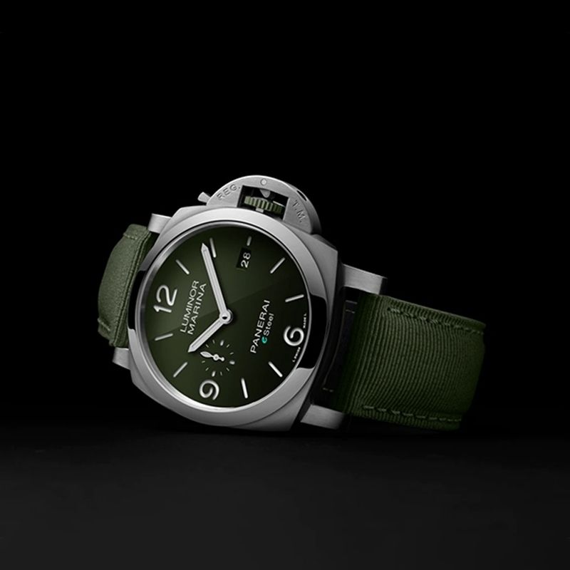 PANERAI Luminor Marina Esteel™ Verde Smeraldo 44 MM PAM01356