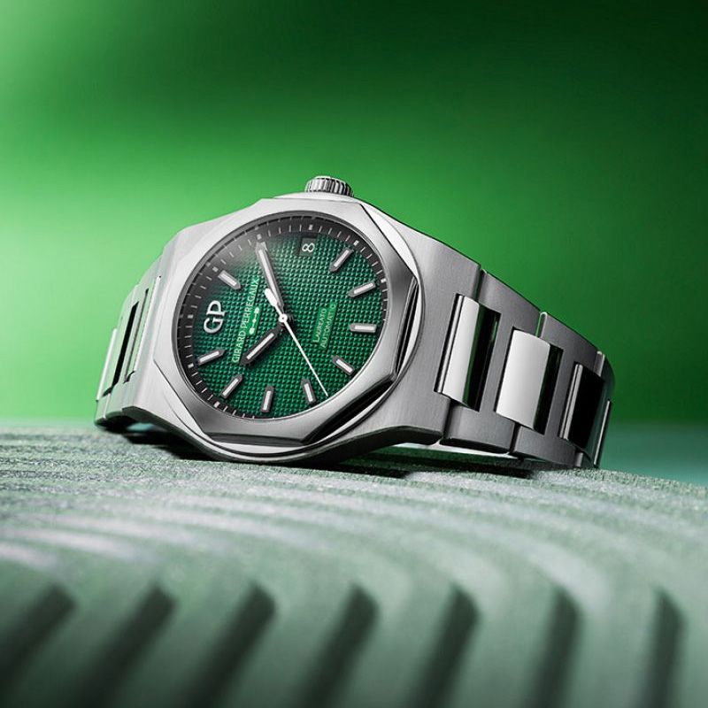 GIRARD PERREGAUX Laureato 42 MM 81010-11-3153-1CM