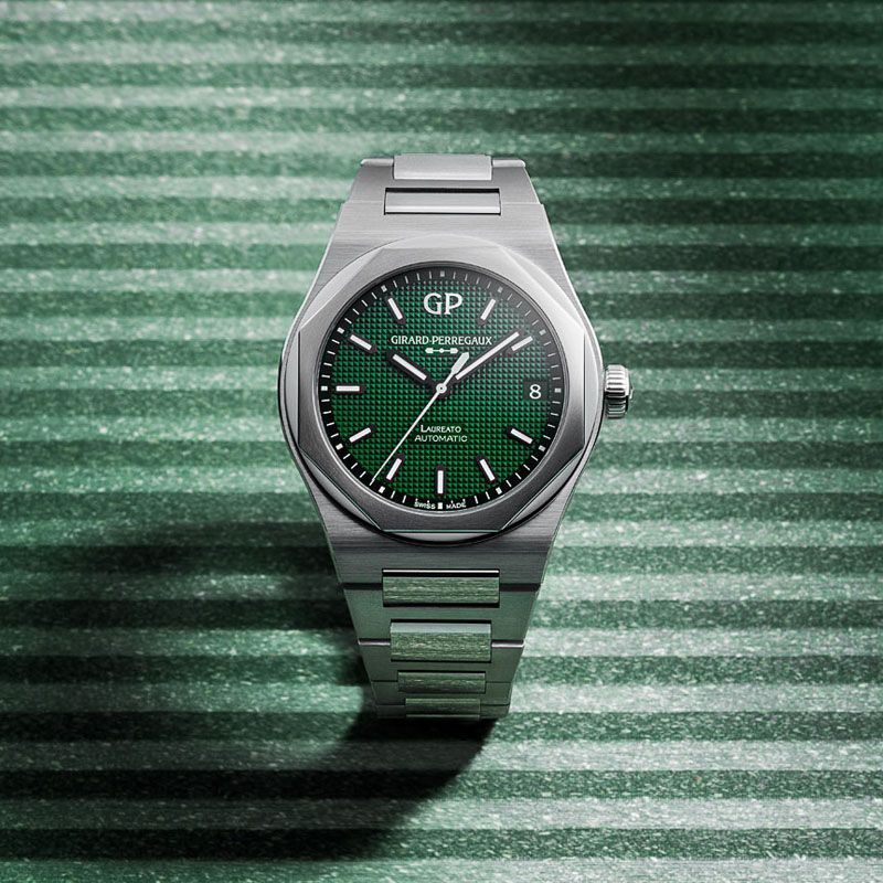GIRARD PERREGAUX Laureato 42 MM 81010-11-3153-1CM