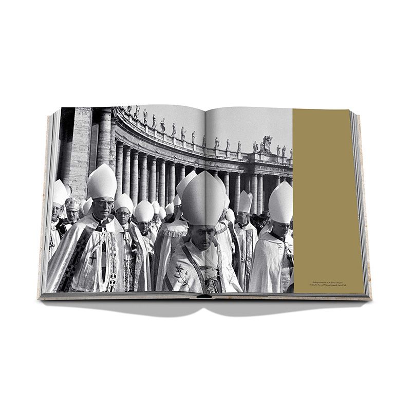 ASSOULINE Libro Vatican: A Private Visit to a Secret World 39.8 x 8 x H 47.5 CM 9781649800404
