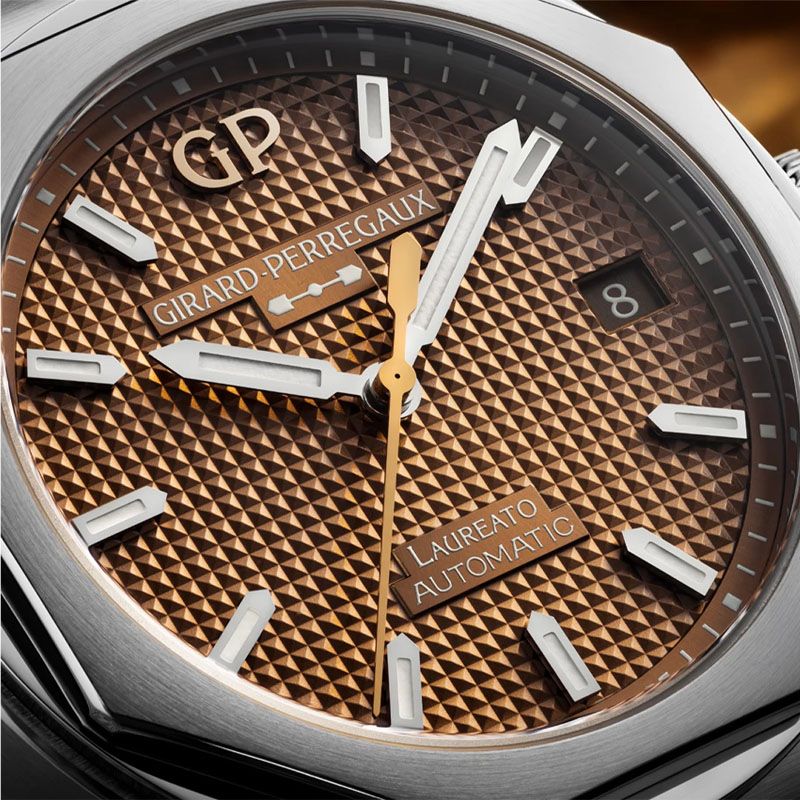 GIRARD PERREGAUX Laureato 38 MM 81005-11-3154-1CM