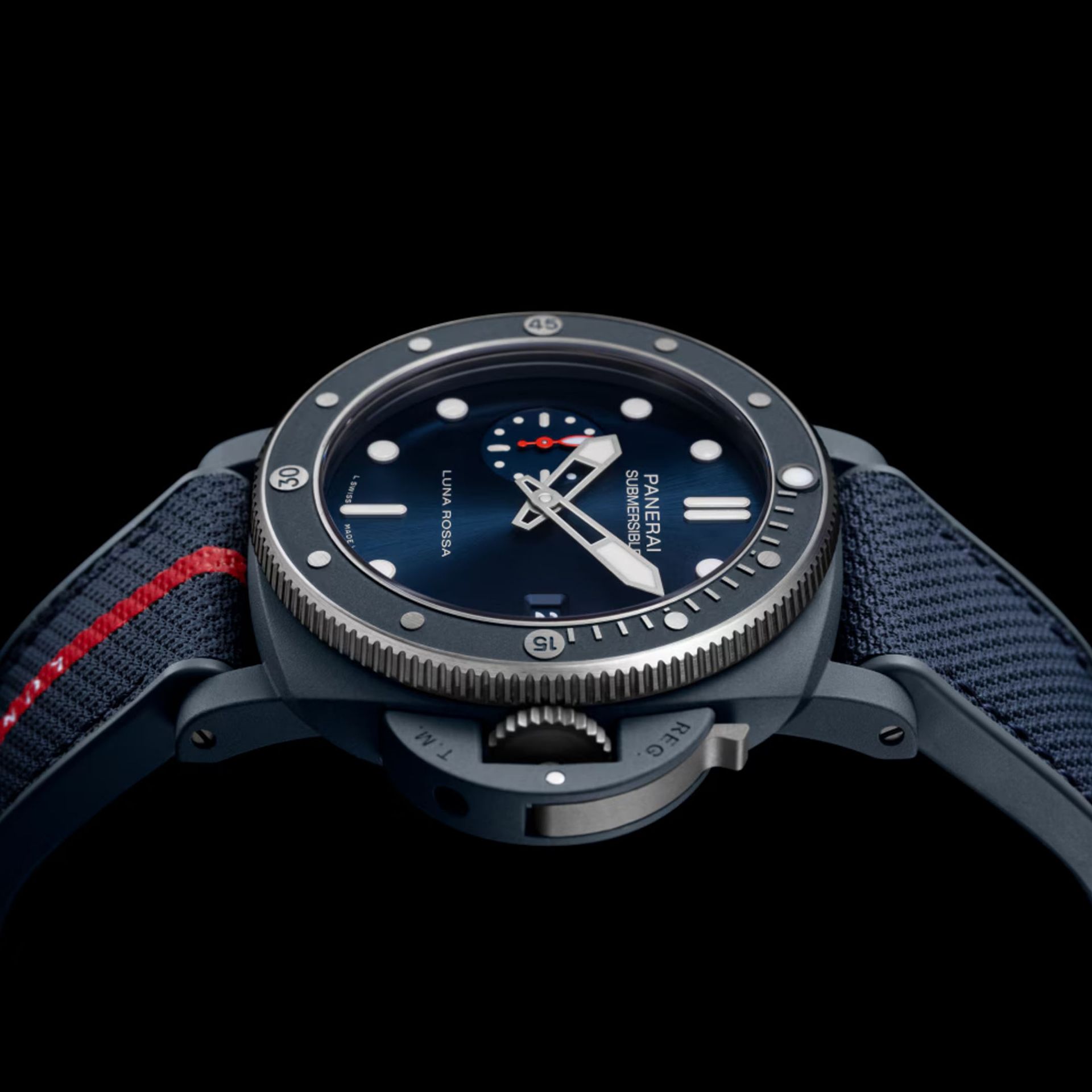 PANERAI Submersible QuarantaQuattro Luna Rossa Ti-Ceramitech™ 44 MM PAM01466
