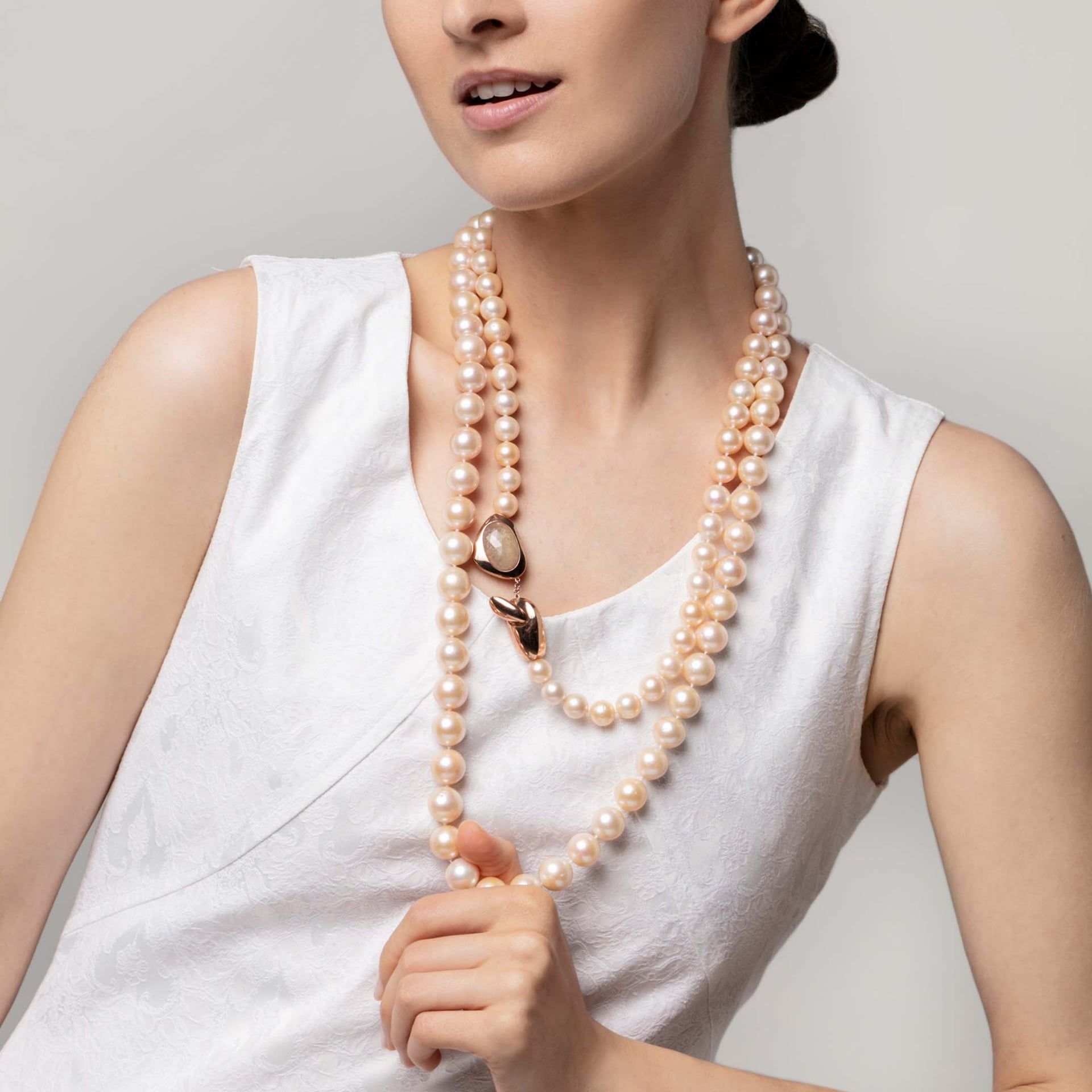 ASTRUA Collana Diva, Perle Freshwater, Oro Rosa, Zaffiro  MI49KTRZ
