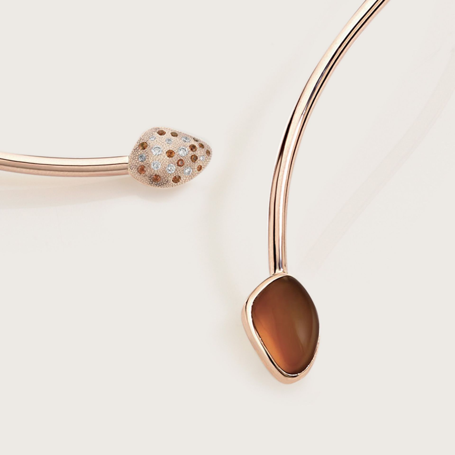 ASTRUA Collana Mykonos, Oro Rosa, Corniola, Diamanti, Zaffiri  MI6CNL5PDZ8COR