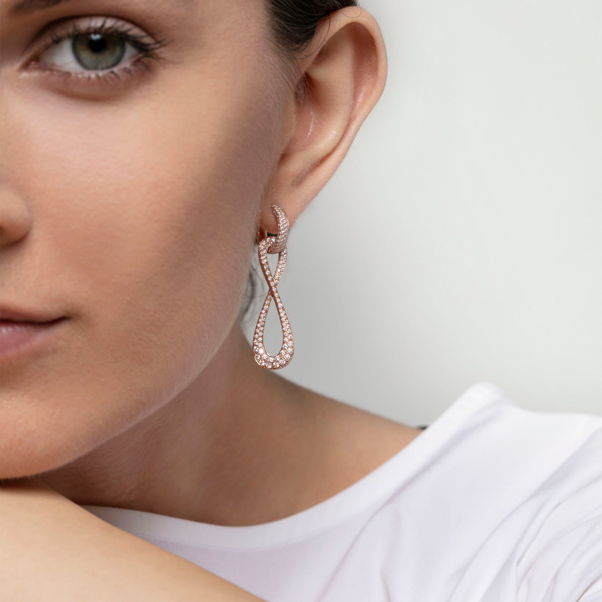 ASTRUA Orecchini Senza Fine, Oro Rosa, Diamanti  SF25DLPD.S-C2C
