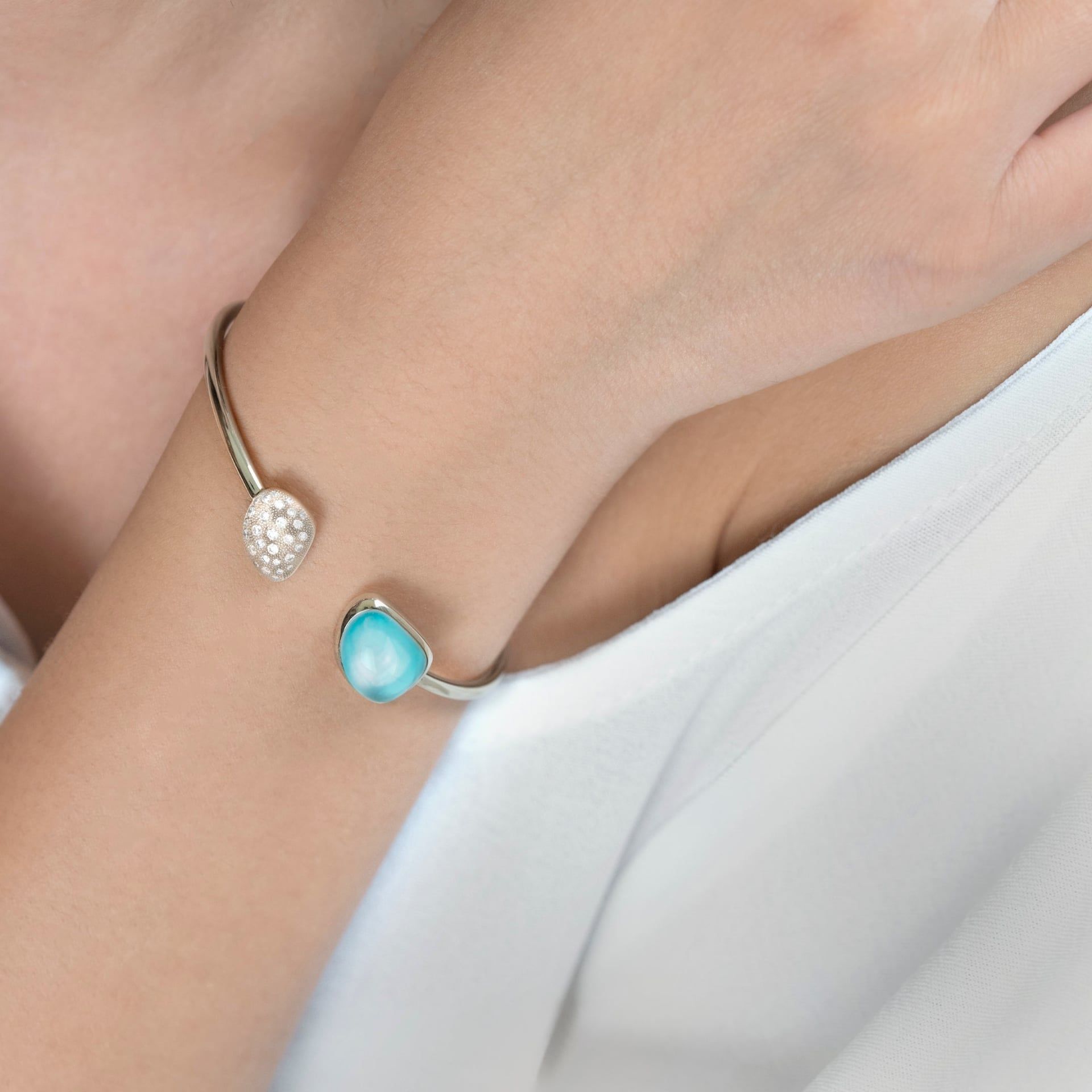 ASTRUA Bracciale Mykonos, Oro Bianco, Diamanti, Tripletta  MI89PDTURMPBTACN.M