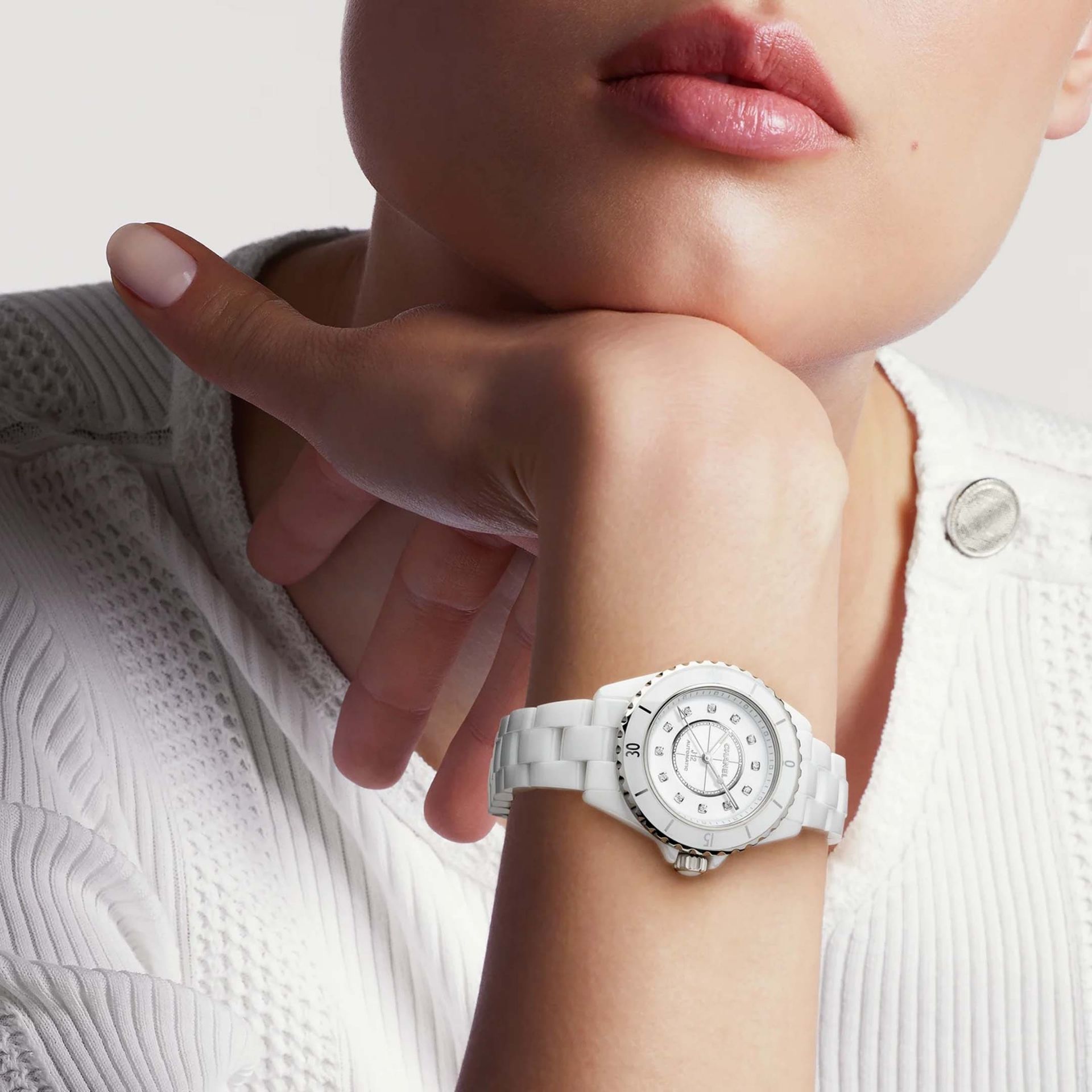 CHANEL J12 Calibro 12.2 33 MM H9741