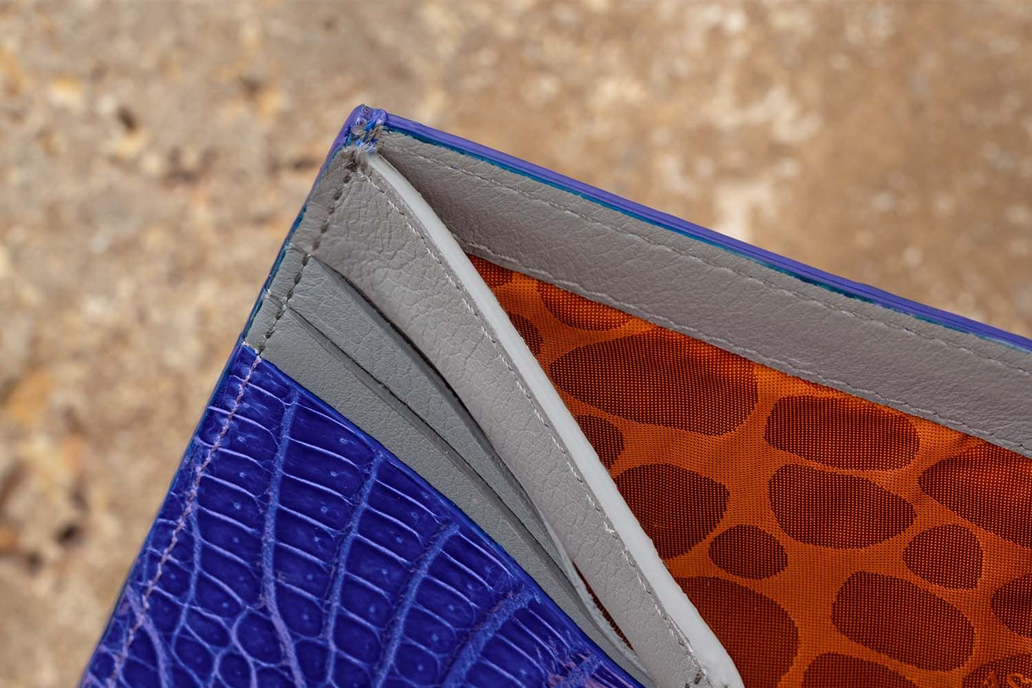 ASTRUA Creazioni Portafoglio Verticale Coccodrillo Lucido Bluette Int. Graphite Dett. Coccodrillo  PV1ALL35-P410/M