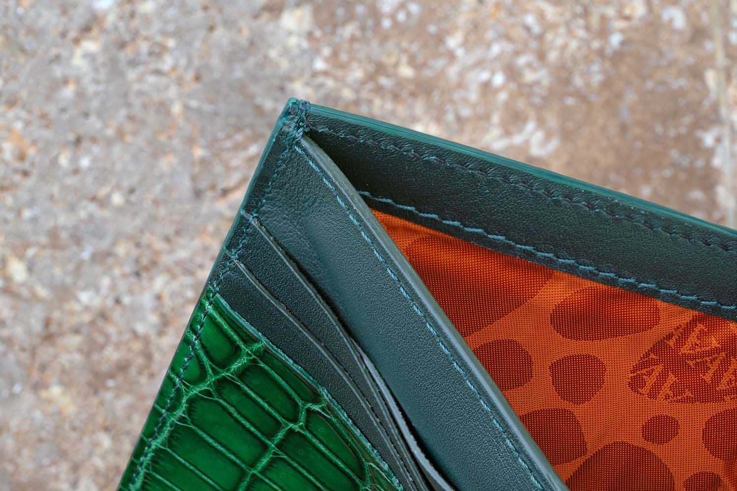 ASTRUA Creazioni Portafoglio Verticale Vitello Tamponato Verde Int. Dett. Coccodrillo  PV1VT05-P410/M