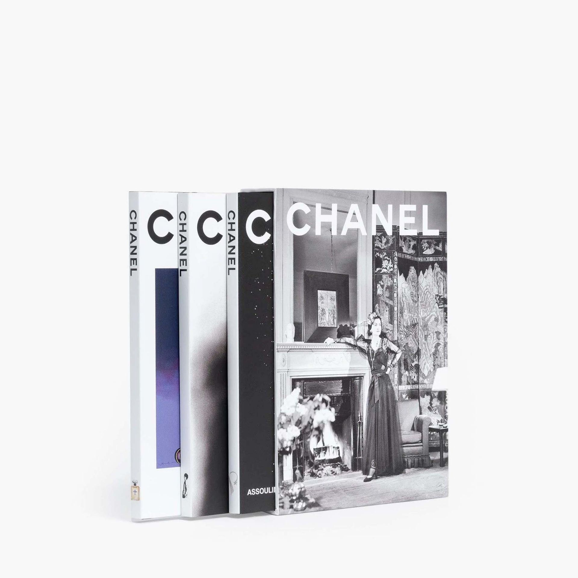ASSOULINE Libro Chanel 3-Book Slipcase (New Edition) 16 x 5 x H 22 CM 9781614289739