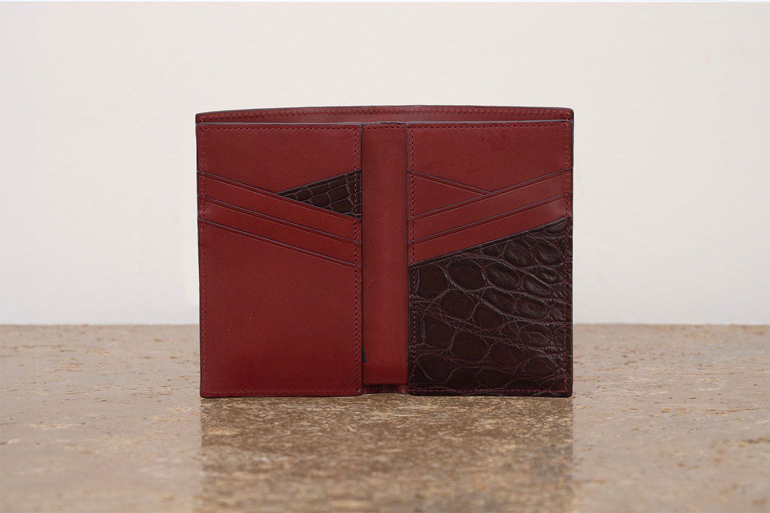 ASTRUA Creazioni Portafoglio Verticale In Pelle Di Vitello Tamponato e Coccodrillo Oxblood  PV1VTC28-P432