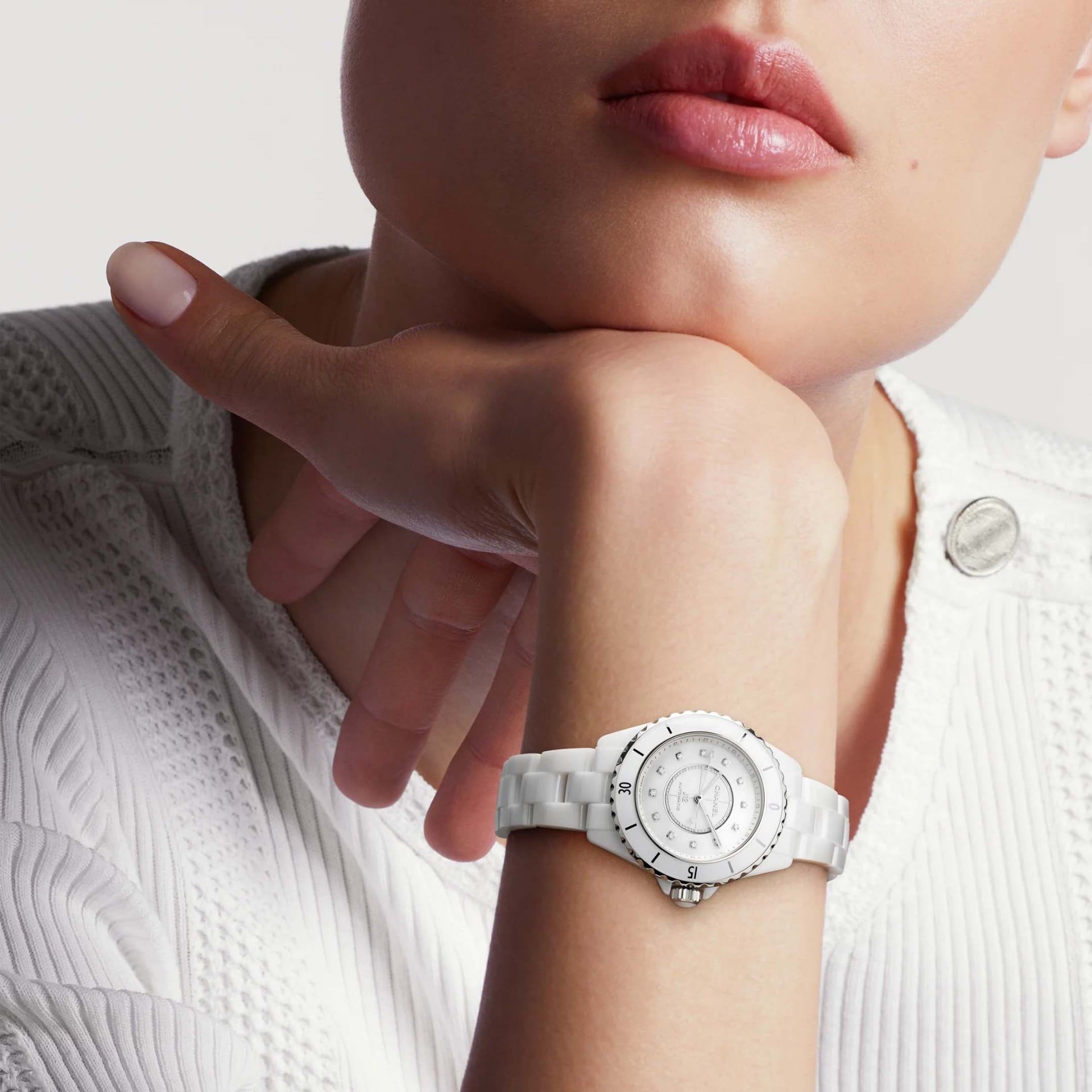 CHANEL J12 Calibro 12.2 33 MM H10472
