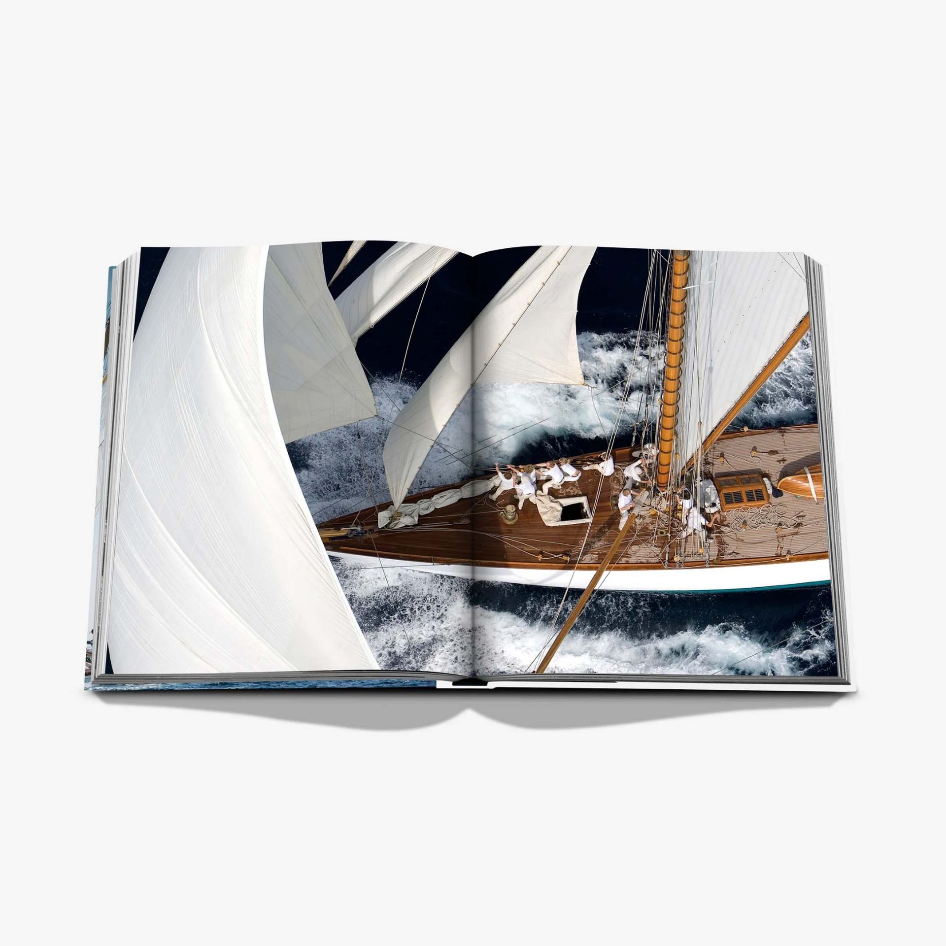 ASSOULINE Libro Saint Tropez Yachting 25 x 3 x H 33 CM 9781649803771