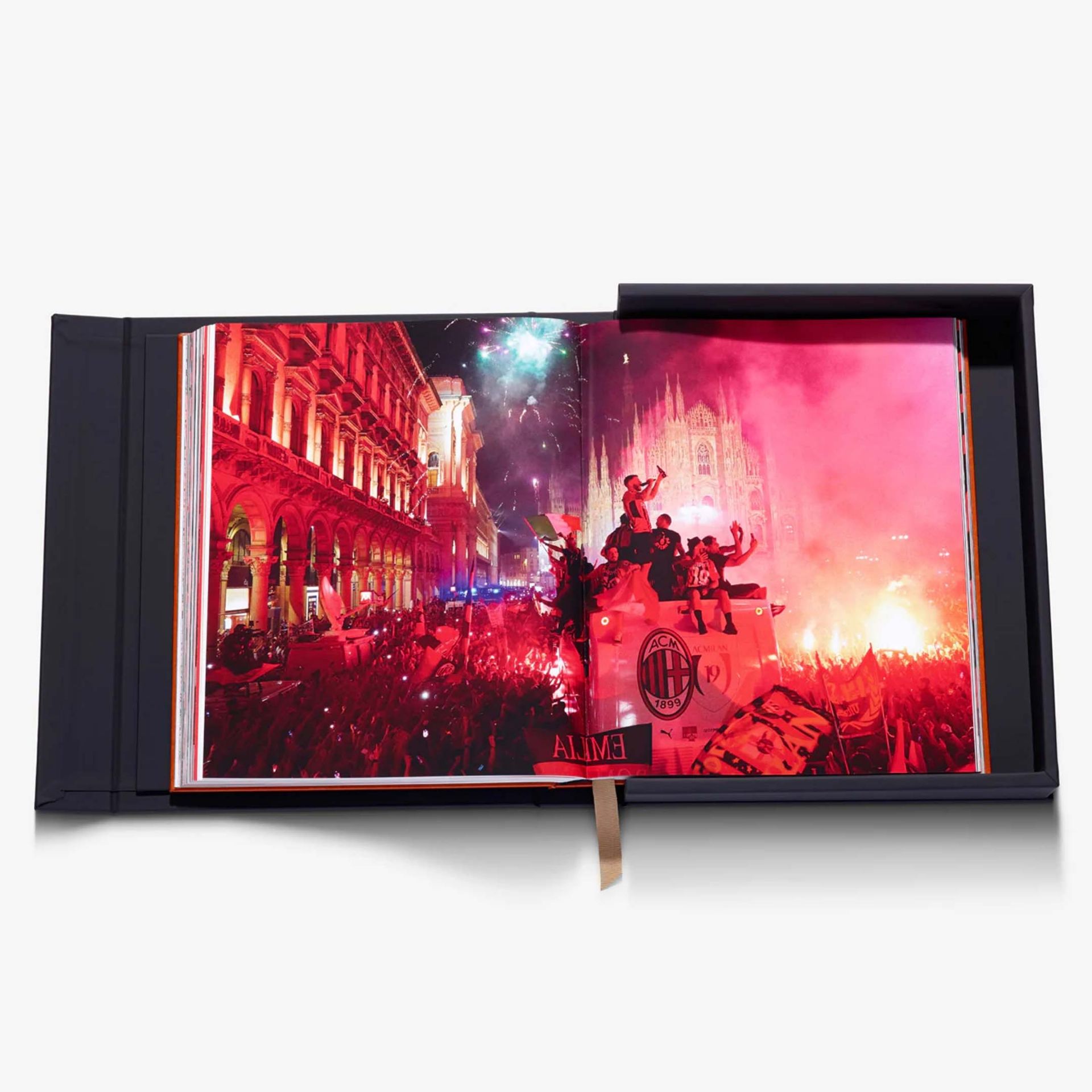 ASSOULINE Libro AC Milan (Ultimate) 41 x 8 x H 48 CM 9781649804099