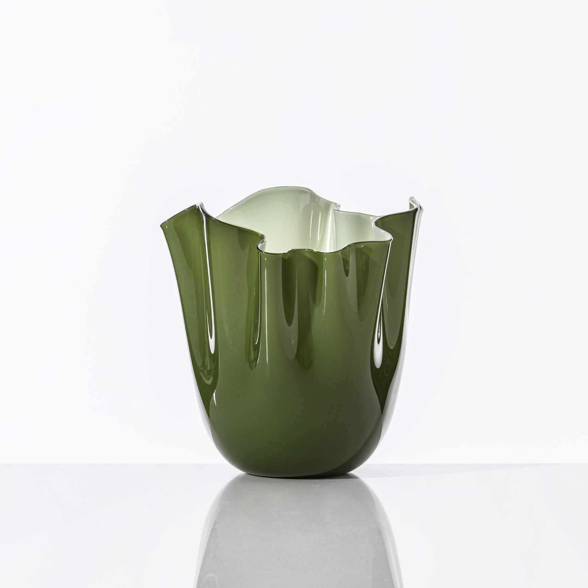 VENINI Vaso Fazzoletto Medium Verde Mela/Lattimo 20CM – H 24CM 700.02