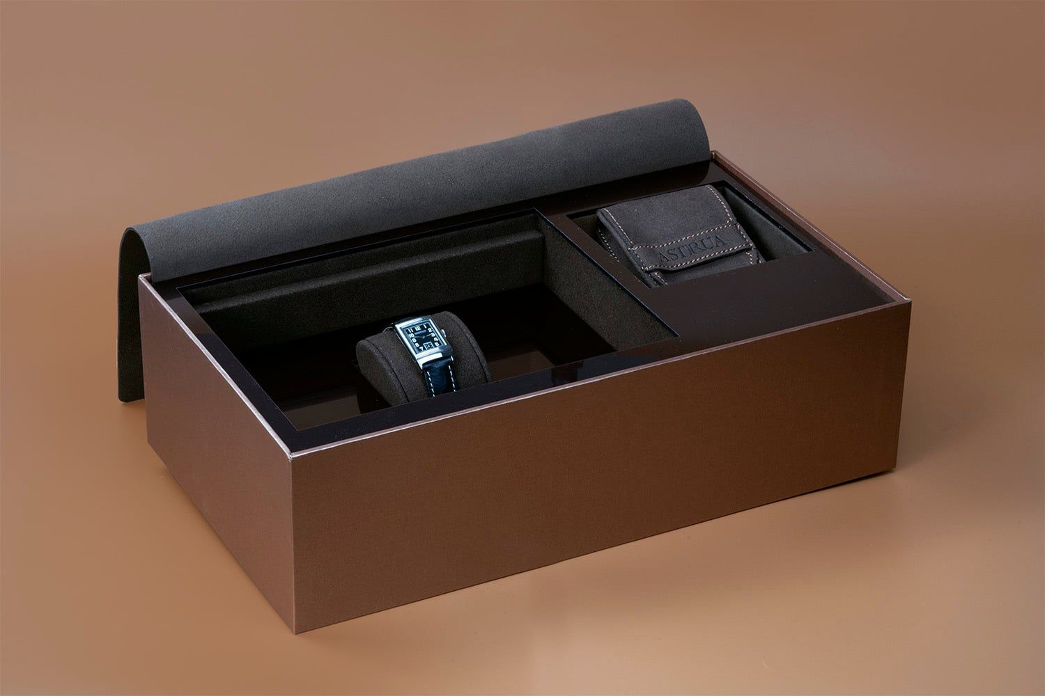 JAEGER-LECOULTRE Reverso 23 X 37 MM 