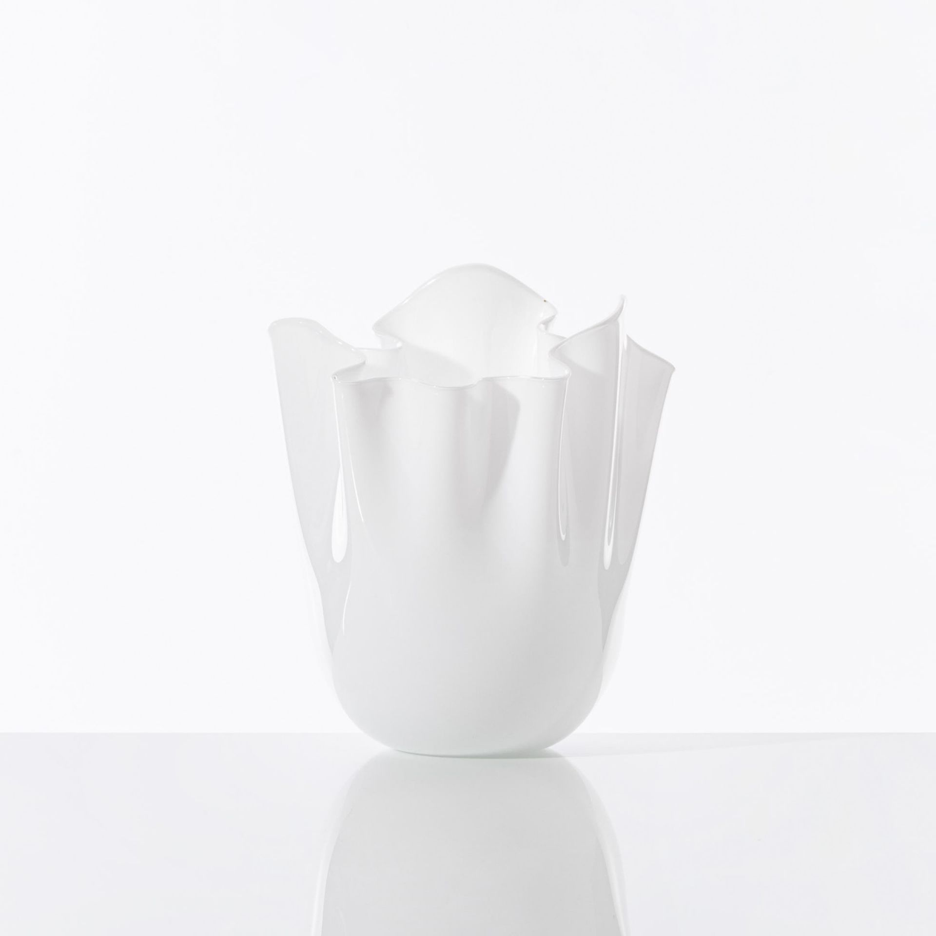 VENINI Vaso Fazzoletto Medium Lattimo 20CM – H 24CM 700.02
