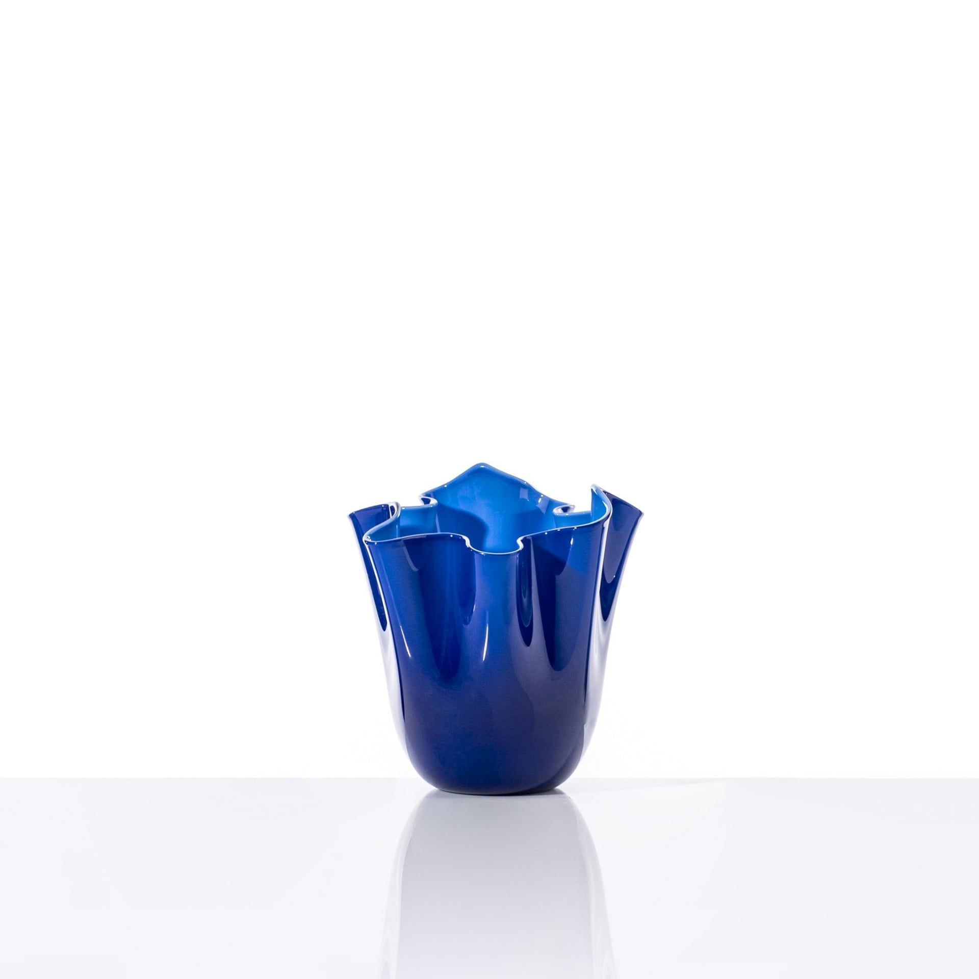 VENINI Vaso Fazzoletto Small Zaffiro  13,5 CM – H 13,5 CM 700.04