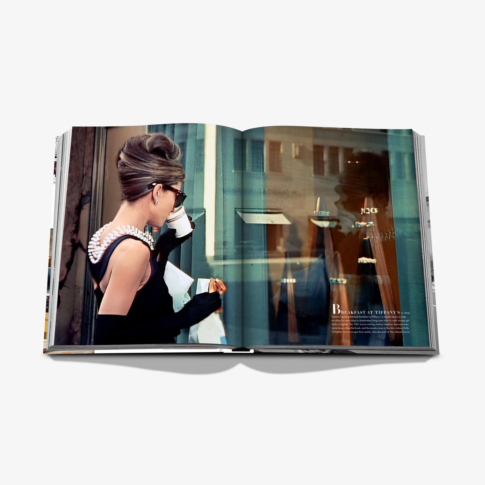 ASSOULINE Libro Fifth Avenue: 200 Years of Stories and Legends 25 x 4 x H 33 CM 9781649803993