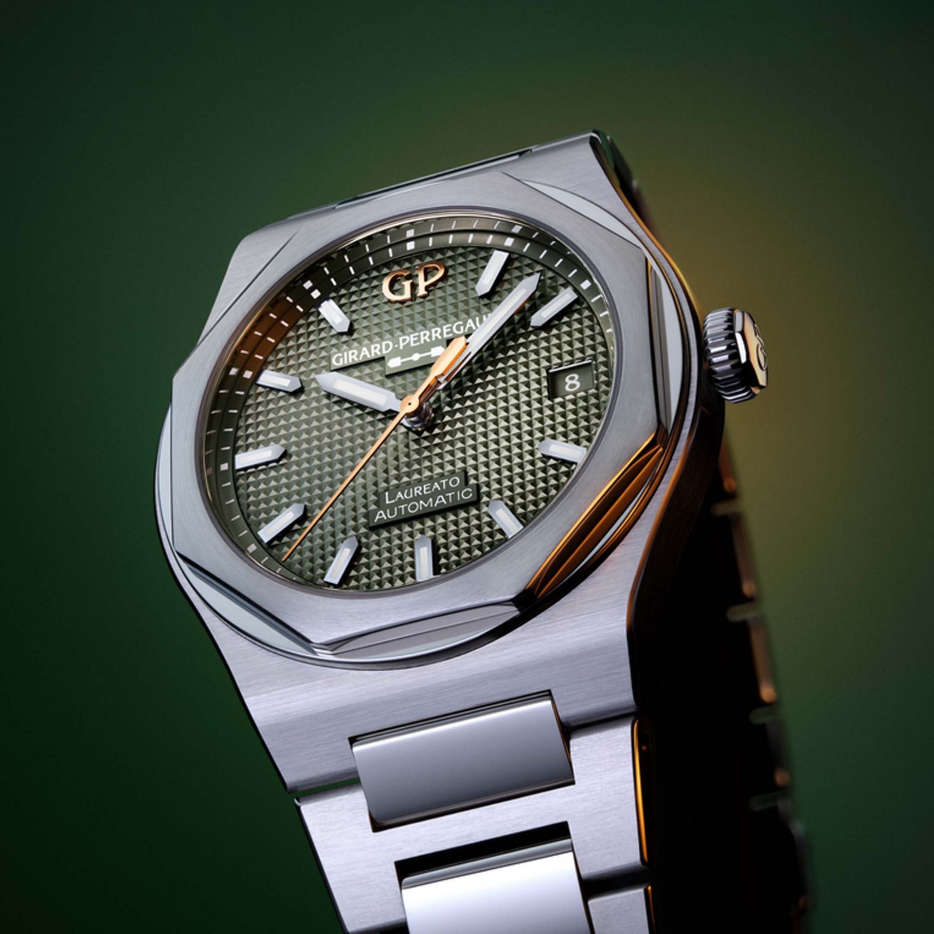 GIRARD PERREGAUX Laureato Sage Green 38 MM 81005-11-3407-1CM