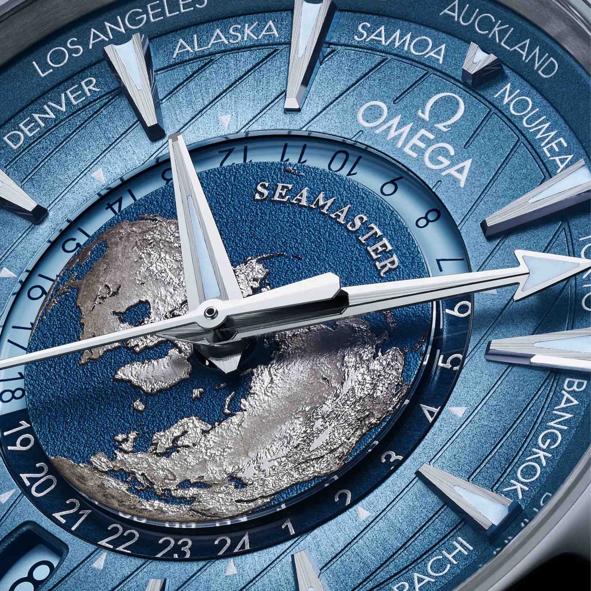 OMEGA Seamaster Aqua Terra 150M Co-Axial Master Chronometer GMT Worldtimer 43 MM 220.12.43.22.03.002