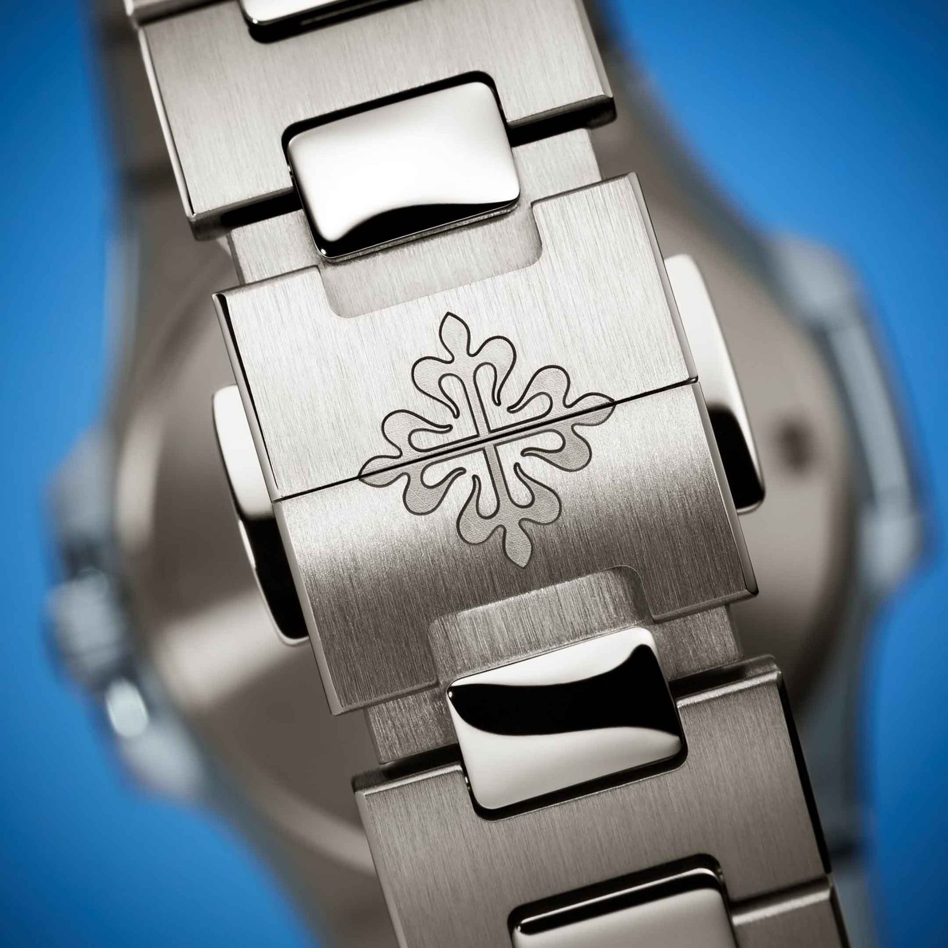 PATEK PHILIPPE Nautilus 32 MM 7010/1G-013