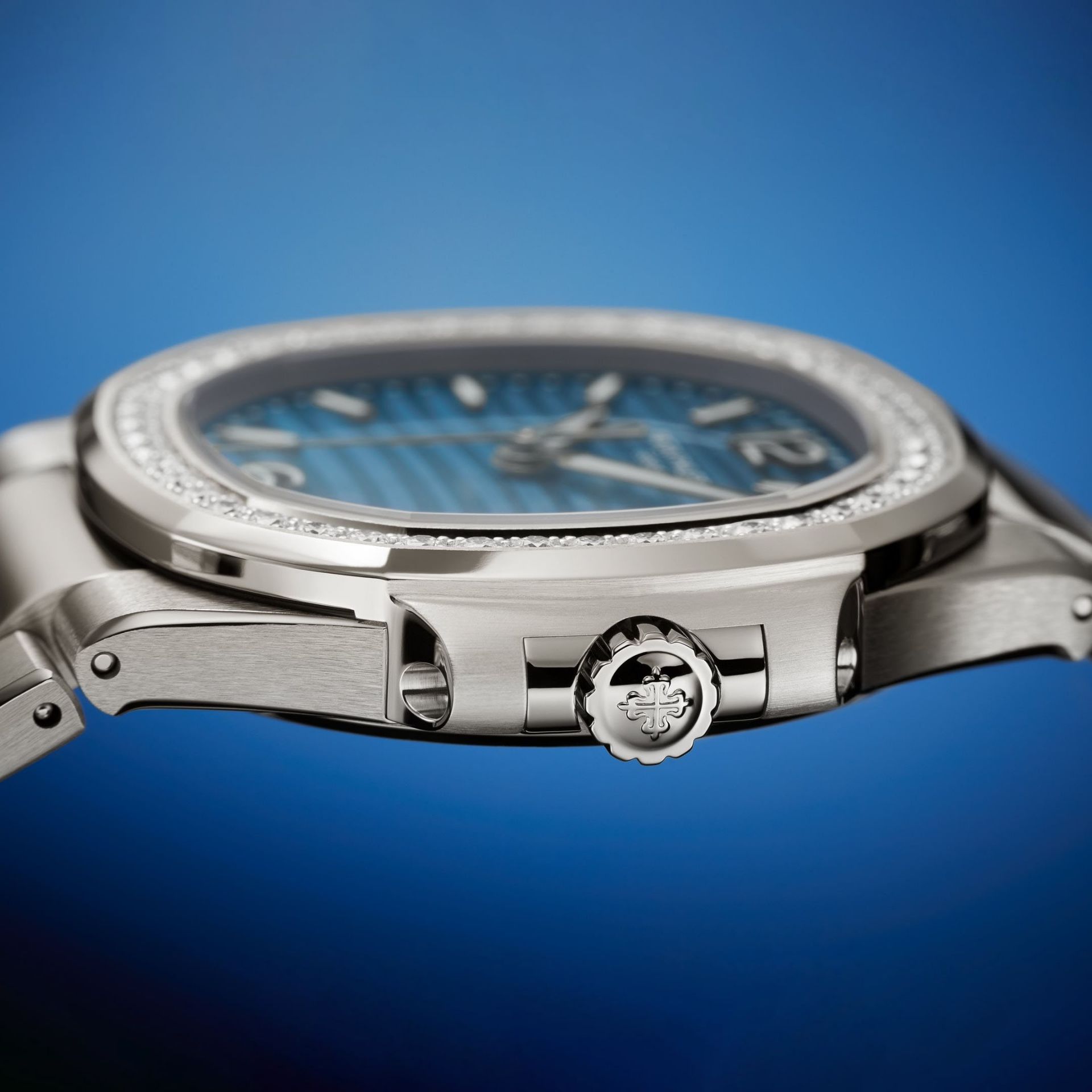PATEK PHILIPPE Nautilus 32 MM 7010/1G-013