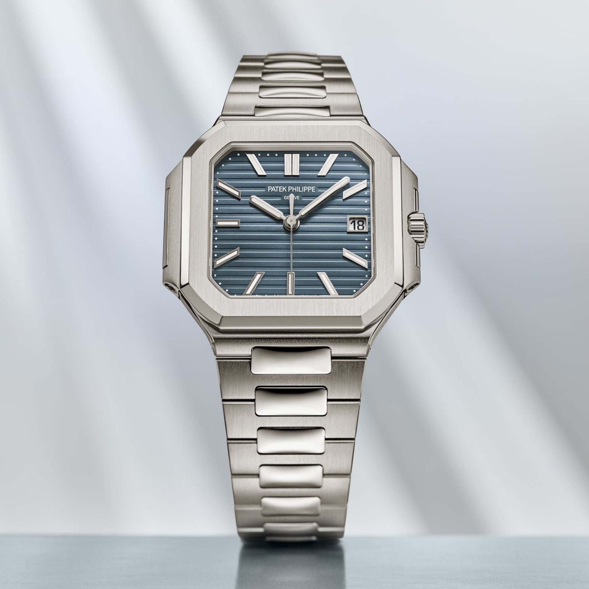 PATEK PHILIPPE Cubitus 40 MM 7128/1G-001