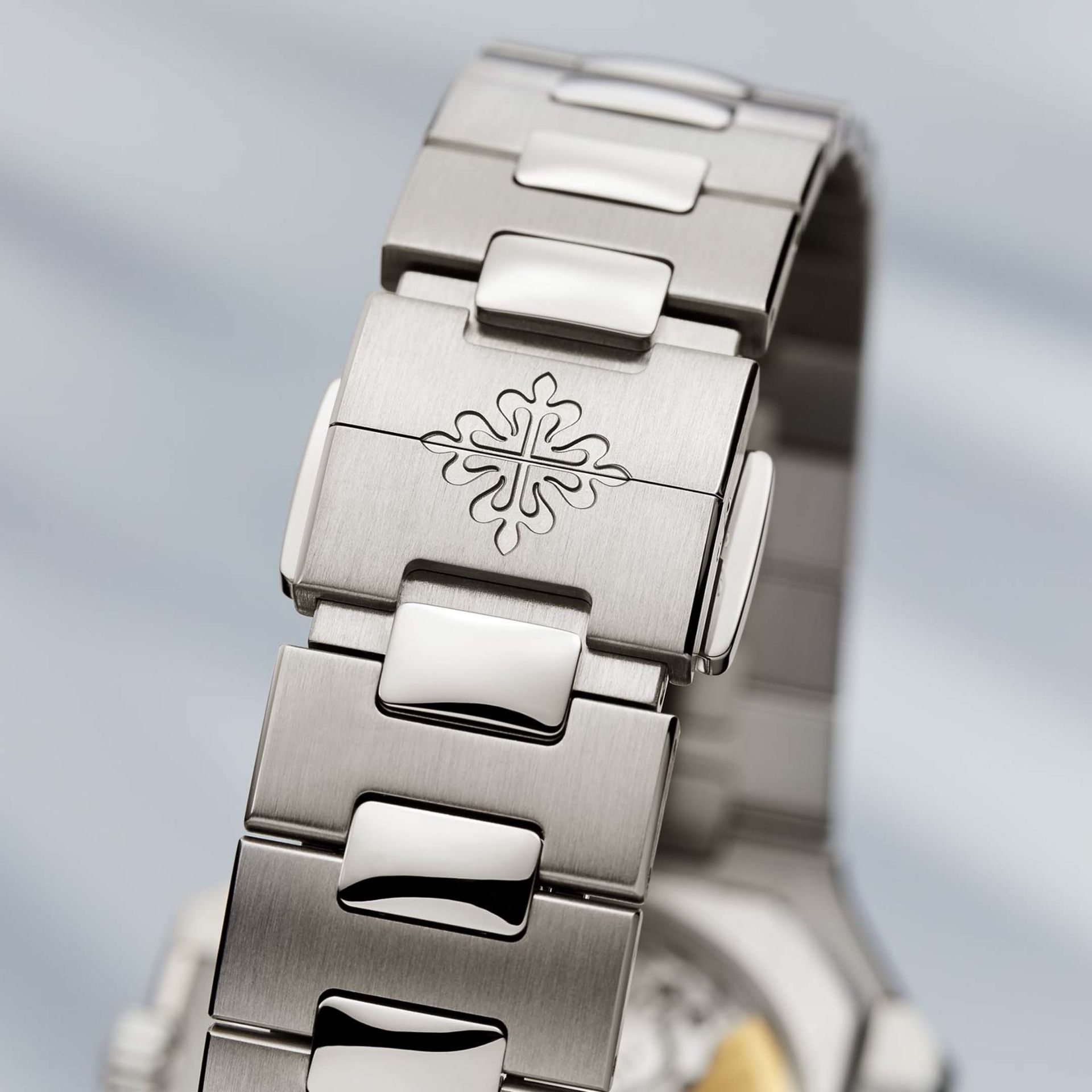 PATEK PHILIPPE Cubitus 40 MM 7128/1G-001