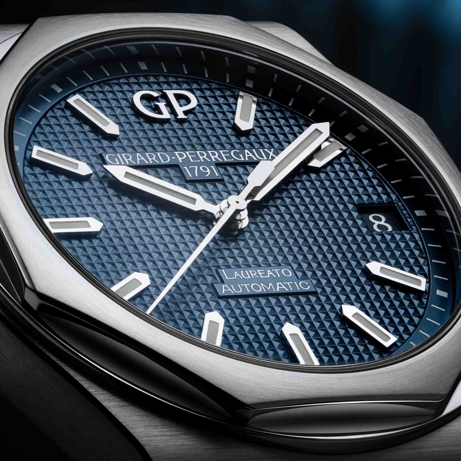 GIRARD PERREGAUX Laureato 42 MM 81010-11-431-11A