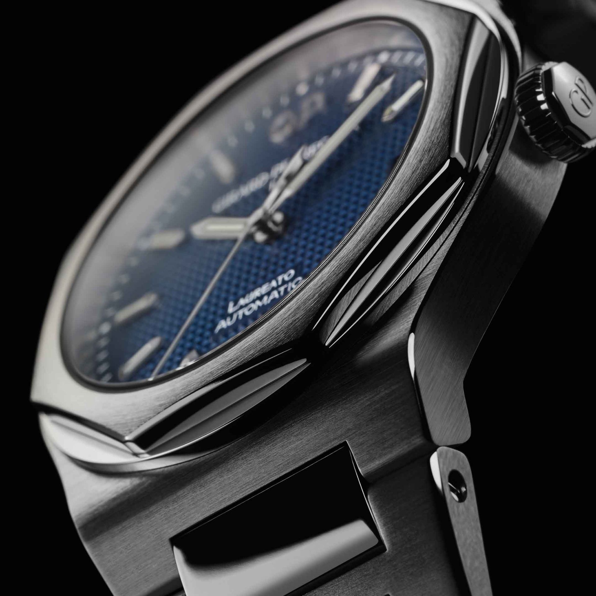 GIRARD PERREGAUX Laureato 42 MM 81010-11-431-11A