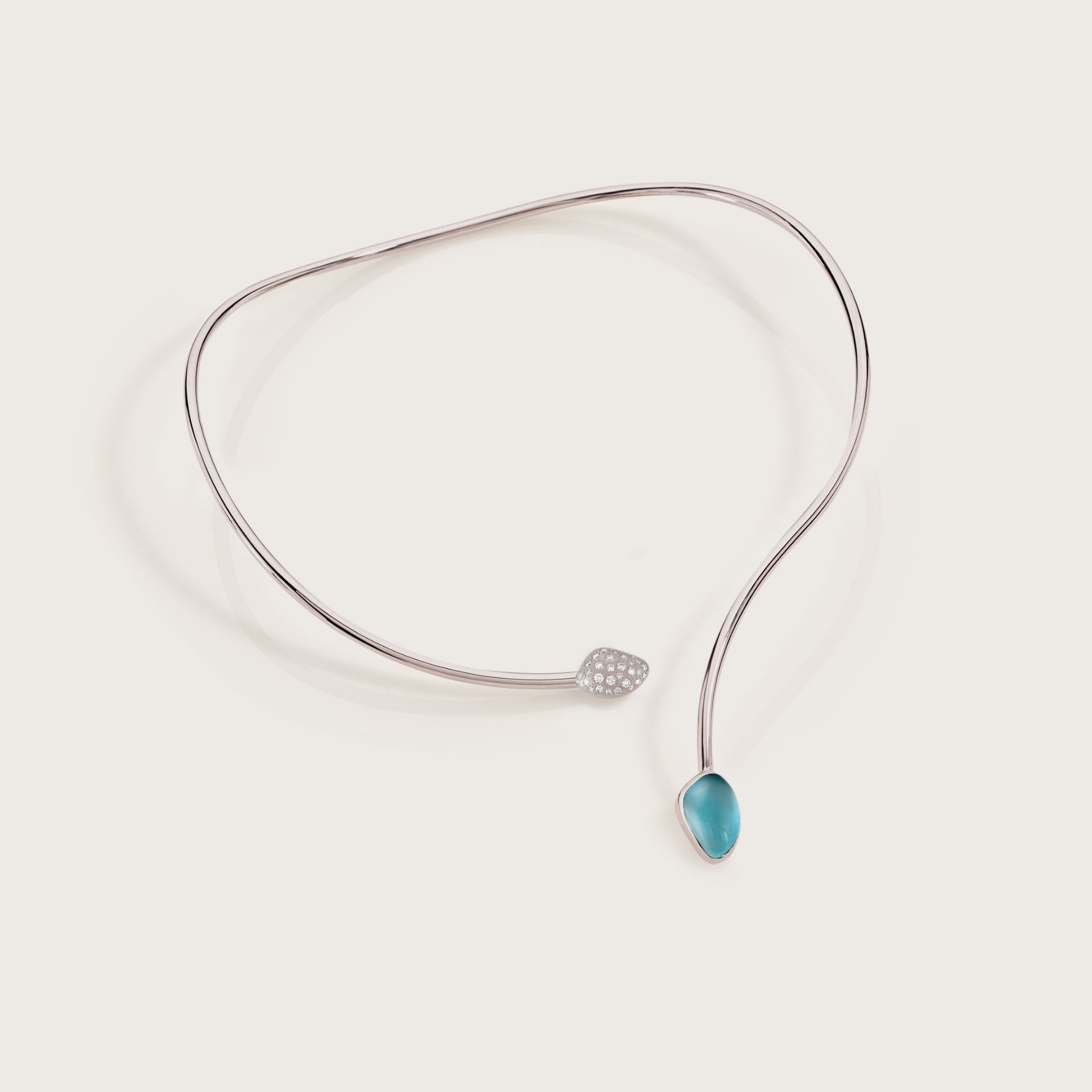 ASTRUA Collana Mykonos, Oro Bianco, Diamanti, Tripletta  MI69CNLPDCTURMPBTA
