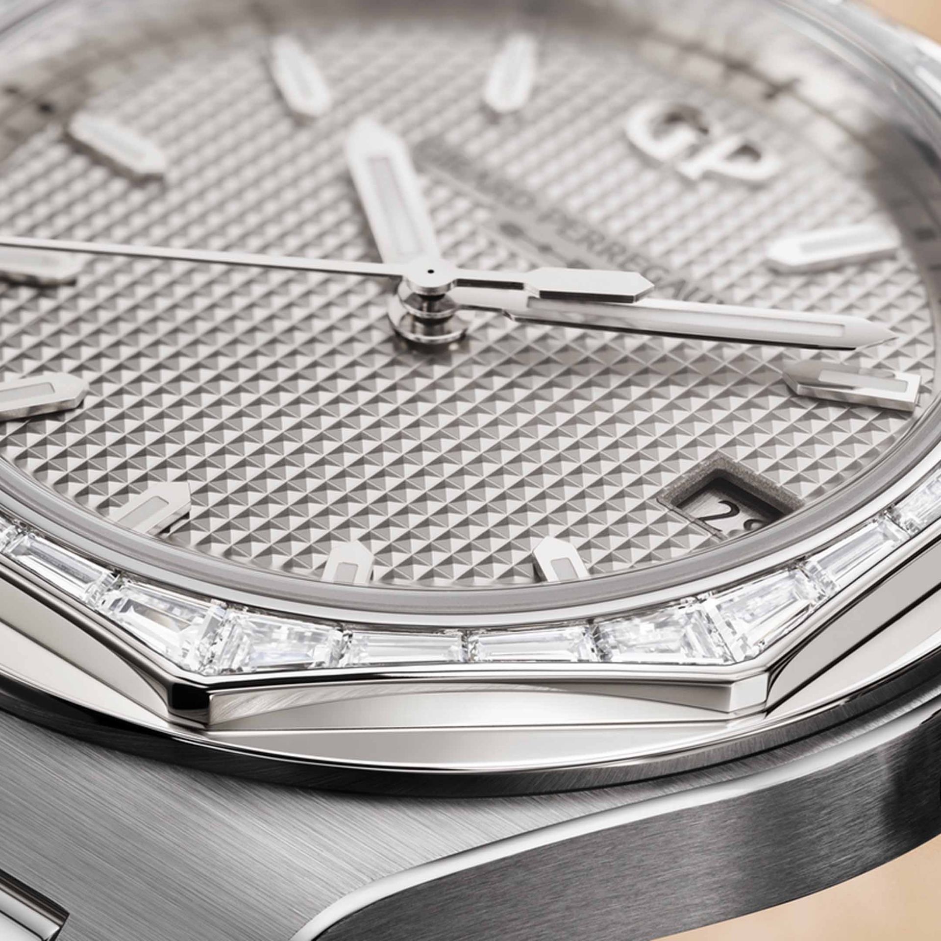 GIRARD PERREGAUX Laureato 38 38 MM 81005-58S3463-1CM